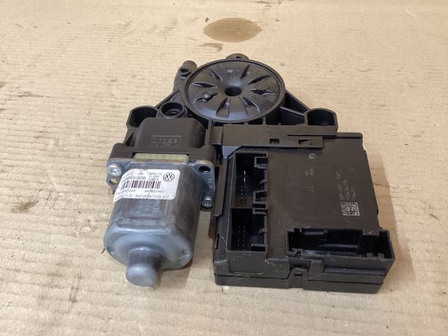 bontott VW PASSAT B7 Jobb első Ablakemelő Motor