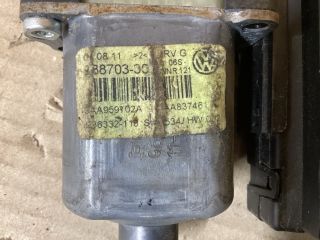 bontott VW PASSAT B7 Jobb első Ablakemelő Motor