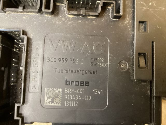 bontott VW PASSAT B7 Jobb első Ablakemelő Motor