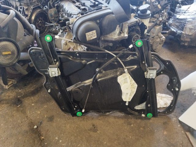 bontott VW PASSAT B7 Jobb első Ablakemelő Szerkezet (Elektromos)