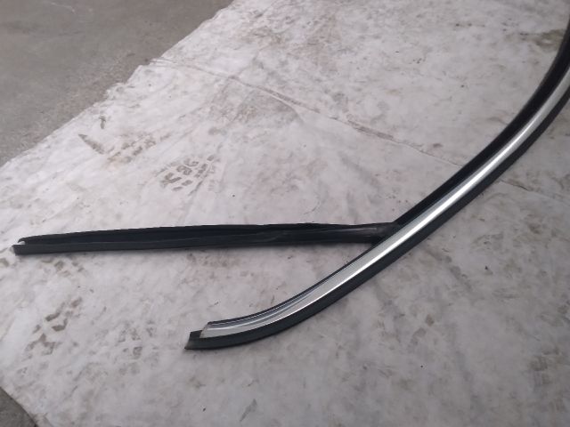 bontott VW PASSAT B7 Jobb első Ablakvezető Gumi