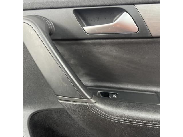 bontott VW PASSAT B7 Jobb első Ajtó Kárpit