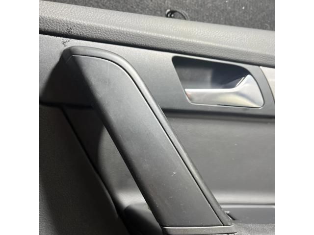 bontott VW PASSAT B7 Jobb első Ajtó Kárpit