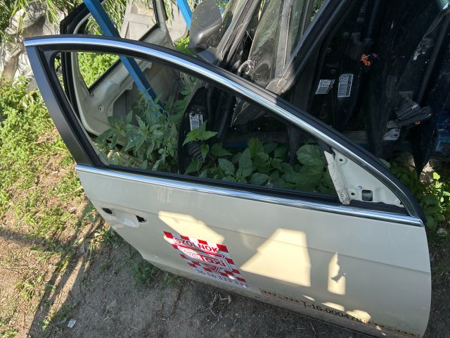 bontott VW PASSAT B7 Jobb első Ajtó (Üres lemez)