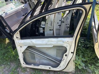 bontott VW PASSAT B7 Jobb első Ajtó (Üres lemez)