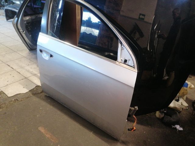 bontott VW PASSAT B7 Jobb első Ajtó (Üres lemez)