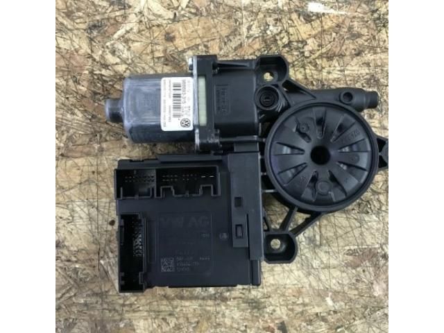 bontott VW PASSAT B7 Jobb első Ajtó Vezérlőegység