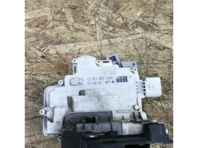 bontott VW PASSAT B7 Jobb első Ajtózár