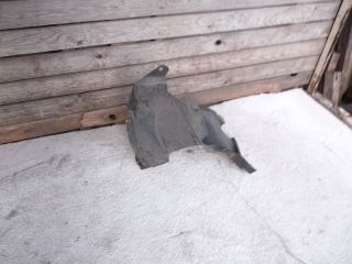 bontott VW PASSAT B7 Jobb első Dobbetét (Kerékjárati, Műanyag)