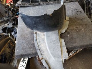 bontott VW PASSAT B7 Jobb első Első Dobbetét (Kerékjárati, Műanyag)