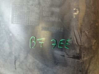 bontott VW PASSAT B7 Jobb első Első Dobbetét (Kerékjárati, Műanyag)