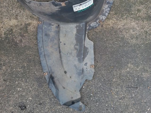 bontott VW PASSAT B7 Jobb első Első Dobbetét (Kerékjárati, Műanyag)