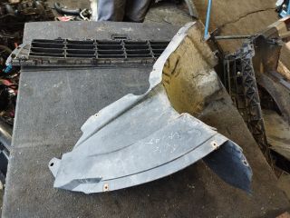 bontott VW PASSAT B7 Jobb első Első Dobbetét (Kerékjárati, Műanyag)