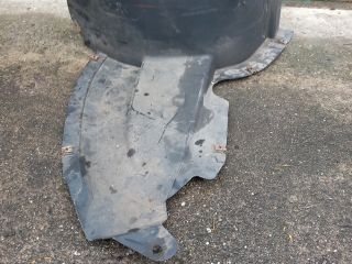 bontott VW PASSAT B7 Jobb első Első Dobbetét (Kerékjárati, Műanyag)