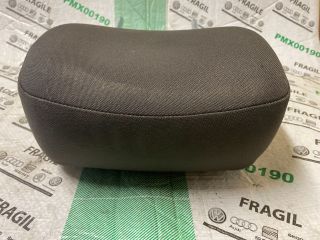 bontott VW PASSAT B7 Jobb első Fejtámla