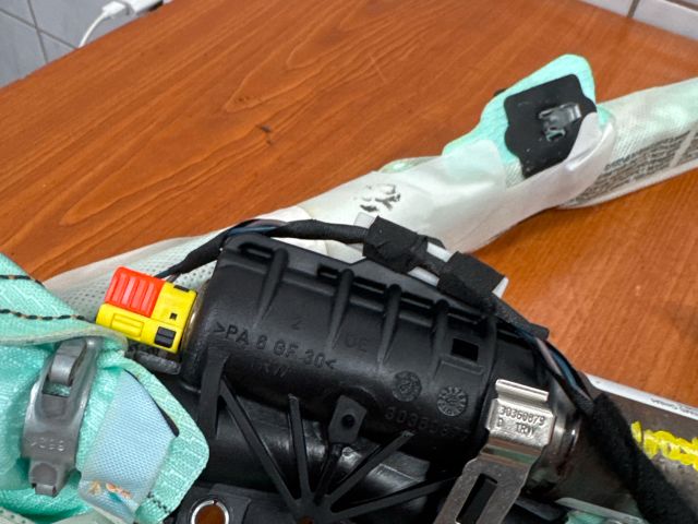 bontott VW PASSAT B7 Jobb első Függöny Légzsák