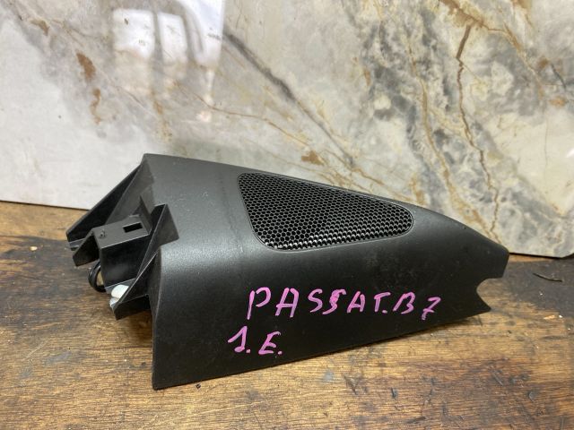 bontott VW PASSAT B7 Jobb első Kis Hangszóró Burkolat