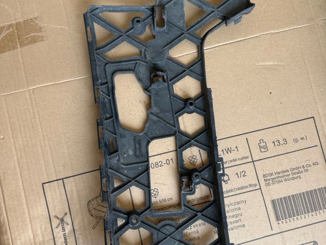 bontott VW PASSAT B7 Jobb első Oldal Lökhárító Tartó (Műanyag)