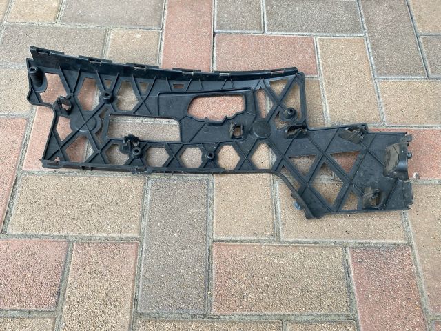 bontott VW PASSAT B7 Jobb első Oldal Lökhárító Tartó (Műanyag)