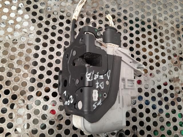 bontott VW PASSAT B7 Jobb első Zsanér