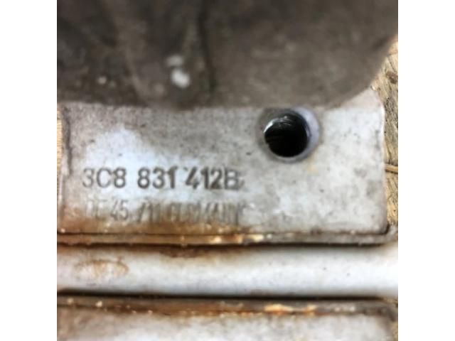 bontott VW PASSAT B7 Jobb első Zsanér