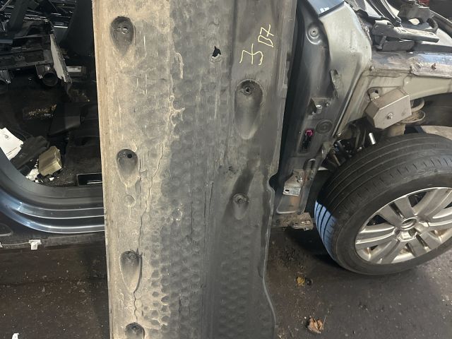 bontott VW PASSAT B7 Jobb Fenéklemez