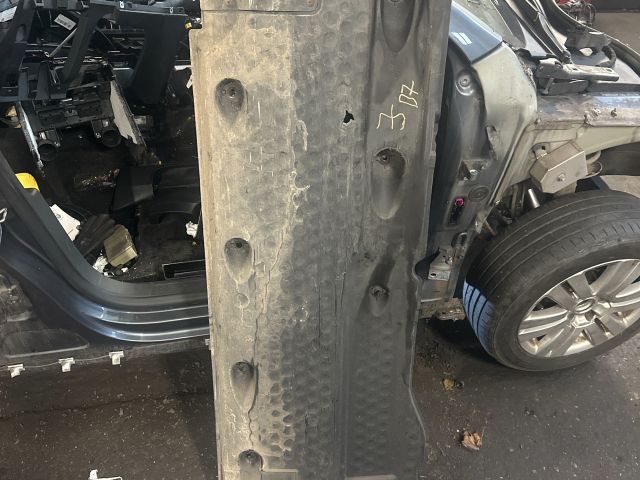 bontott VW PASSAT B7 Jobb Fenéklemez