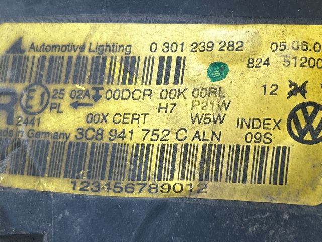 bontott VW PASSAT B7 Jobb Fényszóró