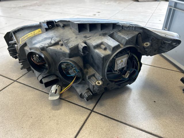 bontott VW PASSAT B7 Jobb Fényszóró