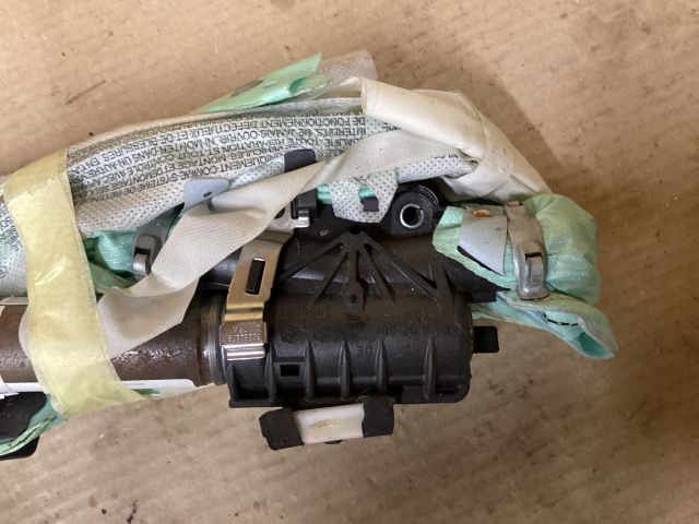 bontott VW PASSAT B7 Jobb Függönylégzsák és Oldallégzsák