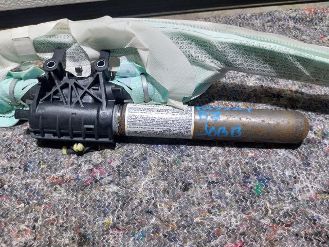 bontott VW PASSAT B7 Jobb Függönylégzsák és Oldallégzsák