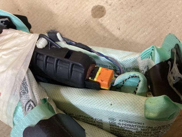 bontott VW PASSAT B7 Jobb Függönylégzsák és Oldallégzsák