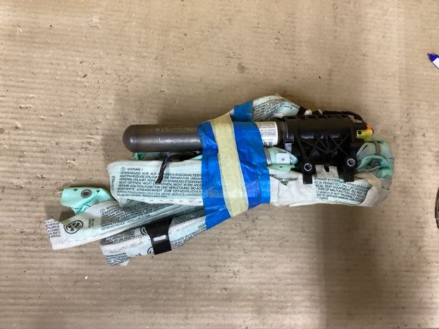 bontott VW PASSAT B7 Jobb Függönylégzsák és Oldallégzsák