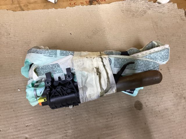 bontott VW PASSAT B7 Jobb Függönylégzsák és Oldallégzsák