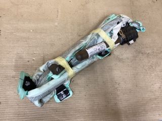 bontott VW PASSAT B7 Jobb Függönylégzsák és Oldallégzsák