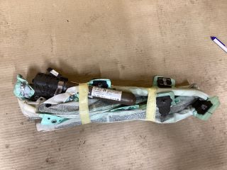 bontott VW PASSAT B7 Jobb Függönylégzsák és Oldallégzsák