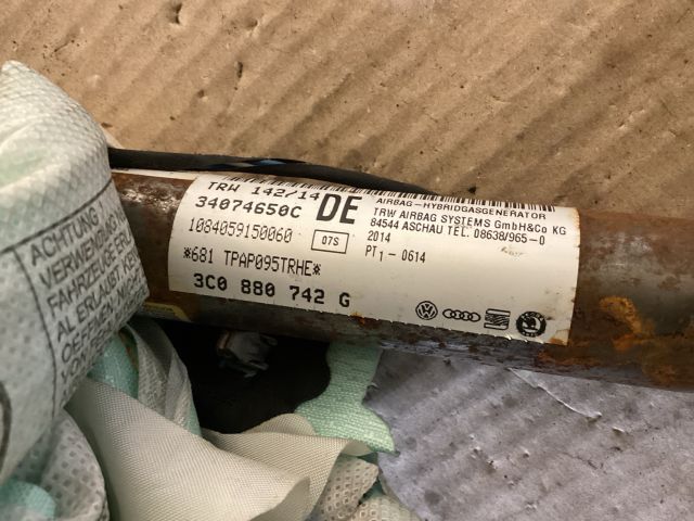 bontott VW PASSAT B7 Jobb Függönylégzsák és Oldallégzsák