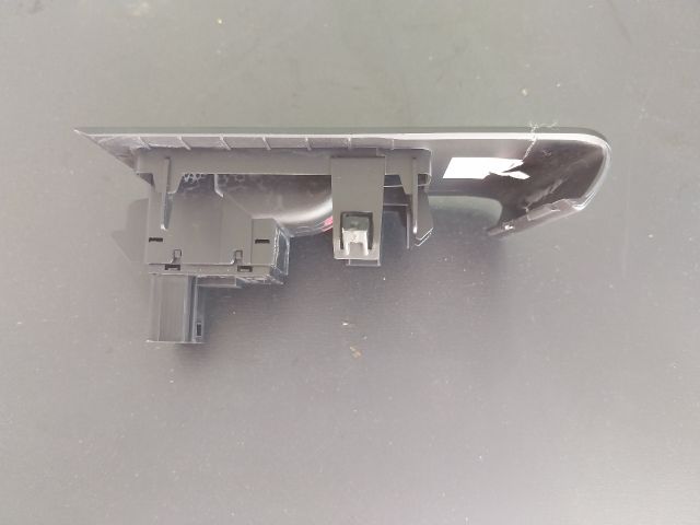 bontott VW PASSAT B7 Jobb hátsó Ablakemelő Kapcsoló