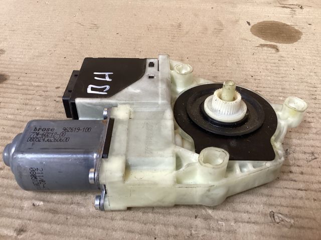 bontott VW PASSAT B7 Jobb hátsó Ablakemelő Motor