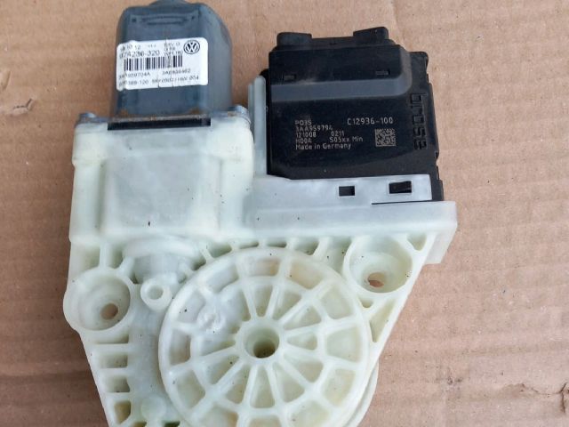 bontott VW PASSAT B7 Jobb hátsó Ablakemelő Motor