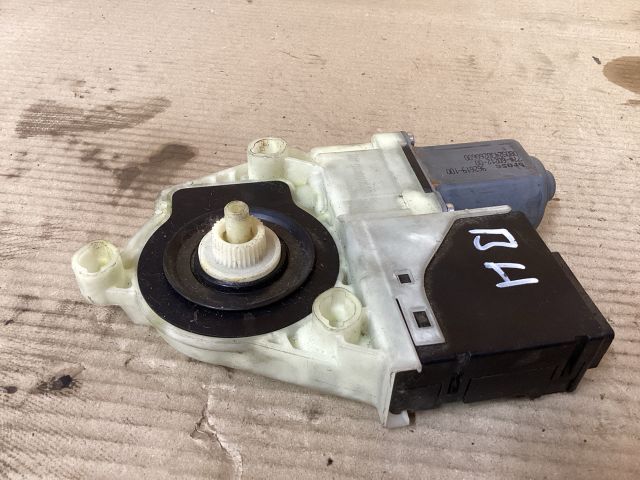 bontott VW PASSAT B7 Jobb hátsó Ablakemelő Motor