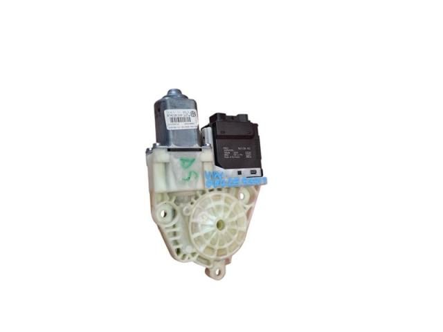 bontott VW PASSAT B7 Jobb hátsó Ablakemelő Motor