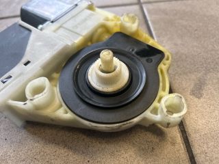 bontott VW PASSAT B7 Jobb hátsó Ablakemelő Motor