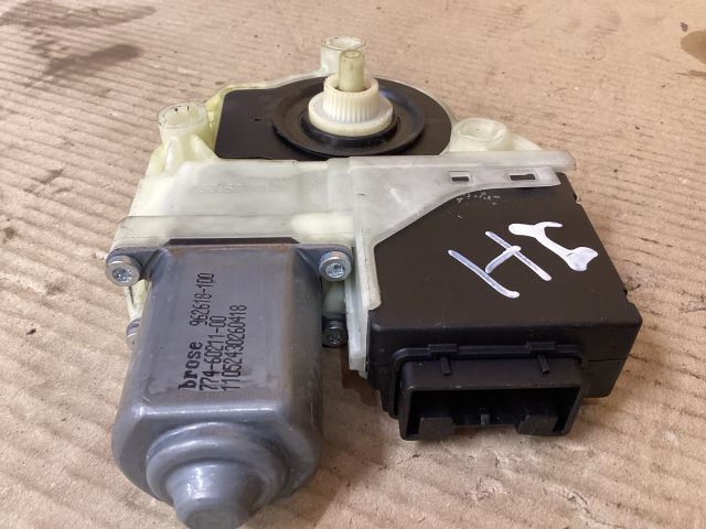 bontott VW PASSAT B7 Jobb hátsó Ablakemelő Motor