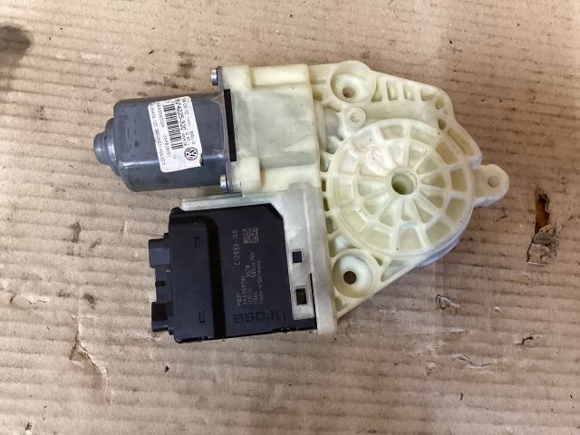 bontott VW PASSAT B7 Jobb hátsó Ablakemelő Motor