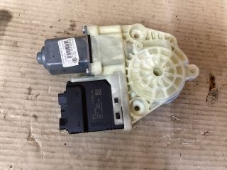 bontott VW PASSAT B7 Jobb hátsó Ablakemelő Motor