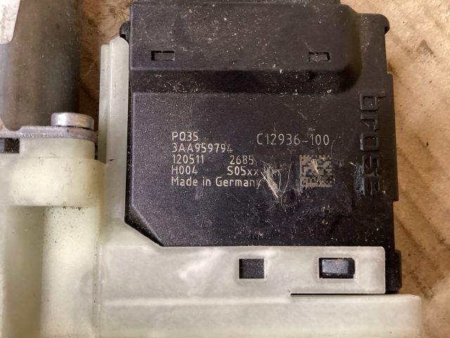 bontott VW PASSAT B7 Jobb hátsó Ablakemelő Motor