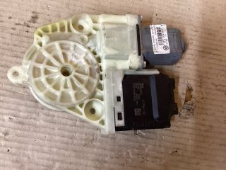 bontott VW PASSAT B7 Jobb hátsó Ablakemelő Motor