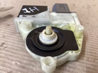 bontott VW PASSAT B7 Jobb hátsó Ablakemelő Motor