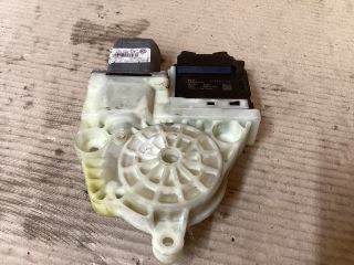 bontott VW PASSAT B7 Jobb hátsó Ablakemelő Motor